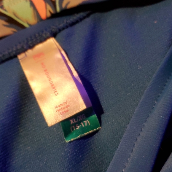 Swimsuit - Picture 2 of 4